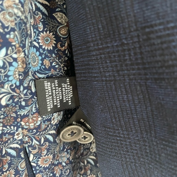 Construct |  Women’s Like new navy blazer floral lining women’s size lar… - Picture 7 of 9